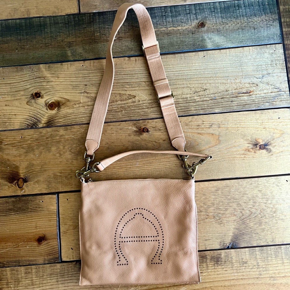 etienne aigner leather crossbody - biscuit